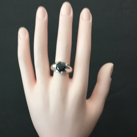 3.32cts Genuine Black Diamond Ring - Picture 5 of 12